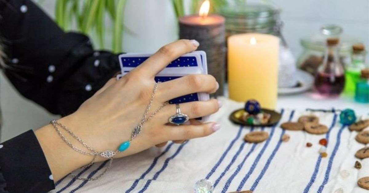 Tarot Reading for Personal Finance Decisions